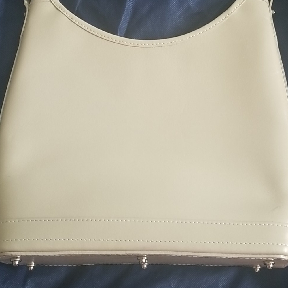 Dooney & Bourke - Picture 3 of 4